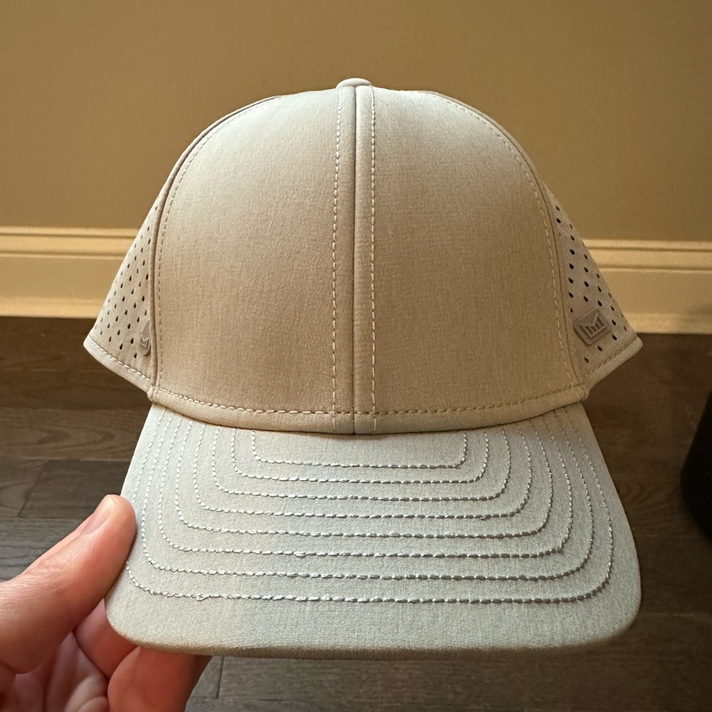 Melin Men’s Hydro (size 58 cm) Light Gray Baseball Cap